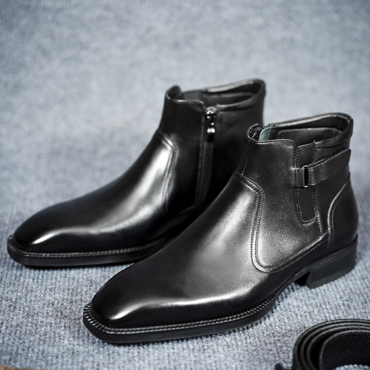 BLACK SLICE TOE ZIP BOOT