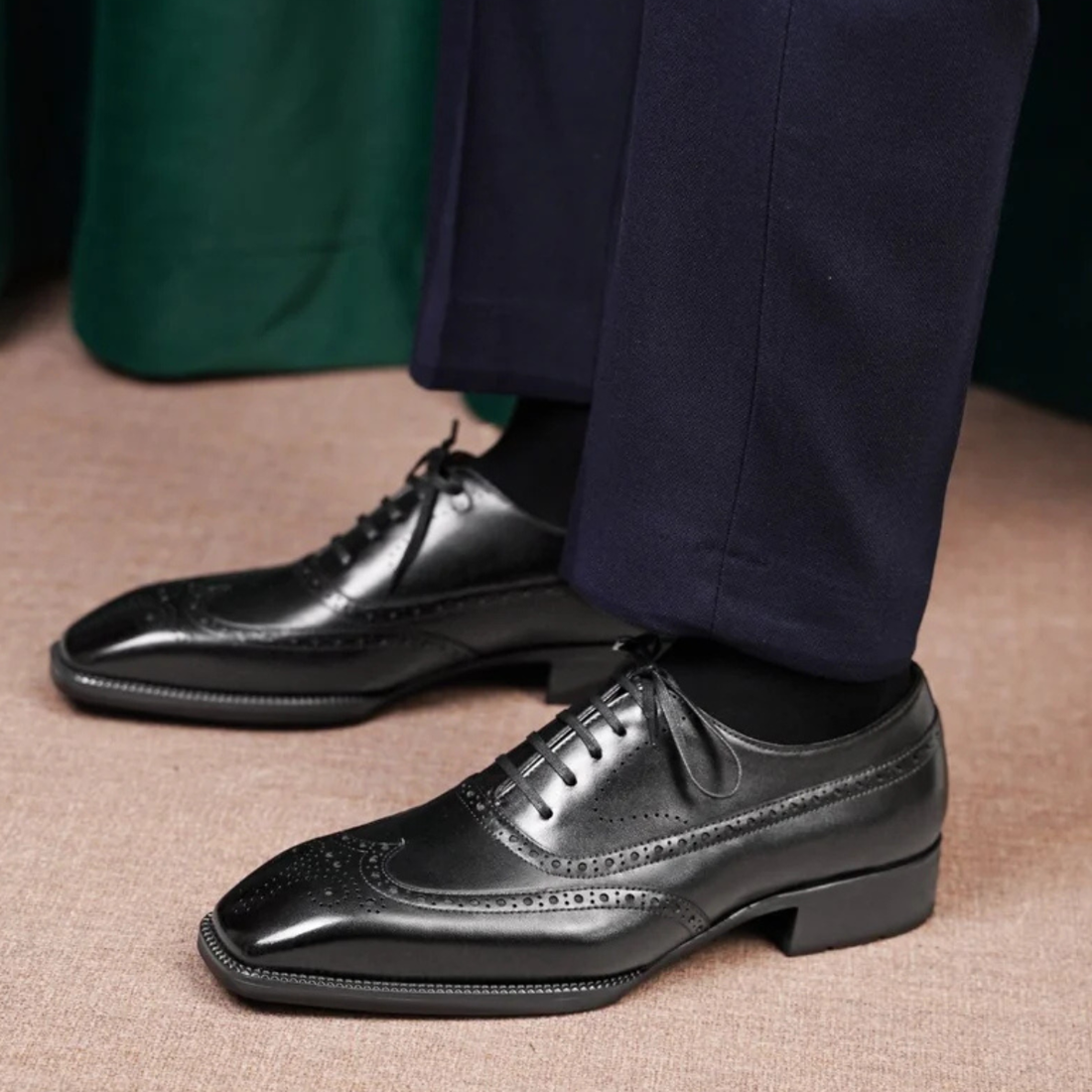 WINGTIP OXFORDS | BLACK CRUST LEATHER