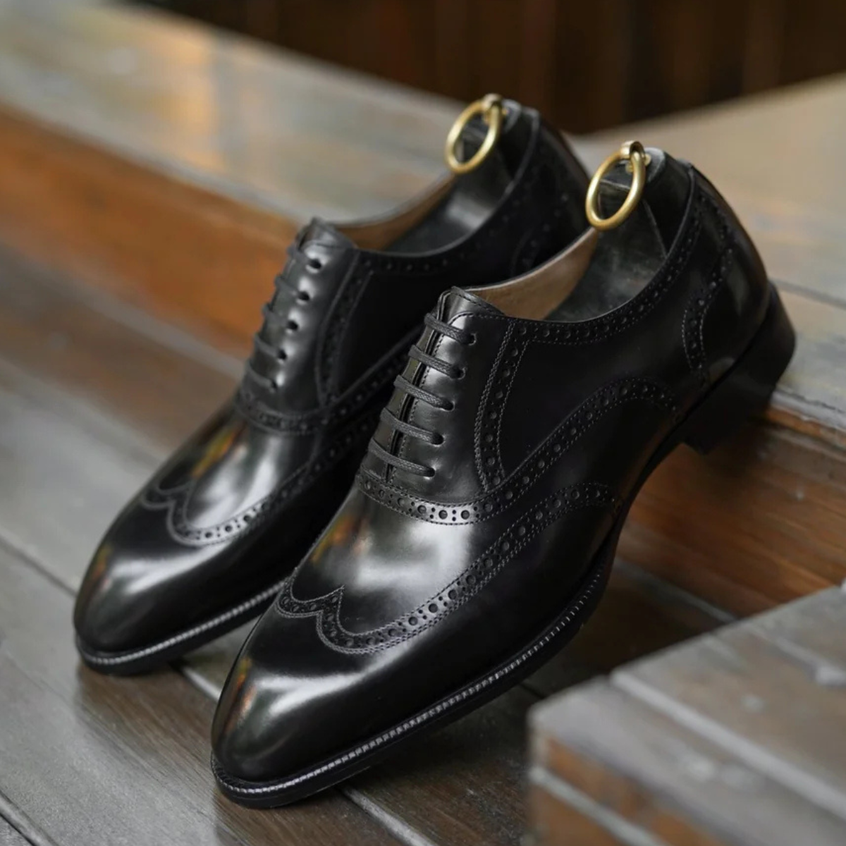 CLASSIC BROGUE LACE UPS | BLACK CRUST LEATHER