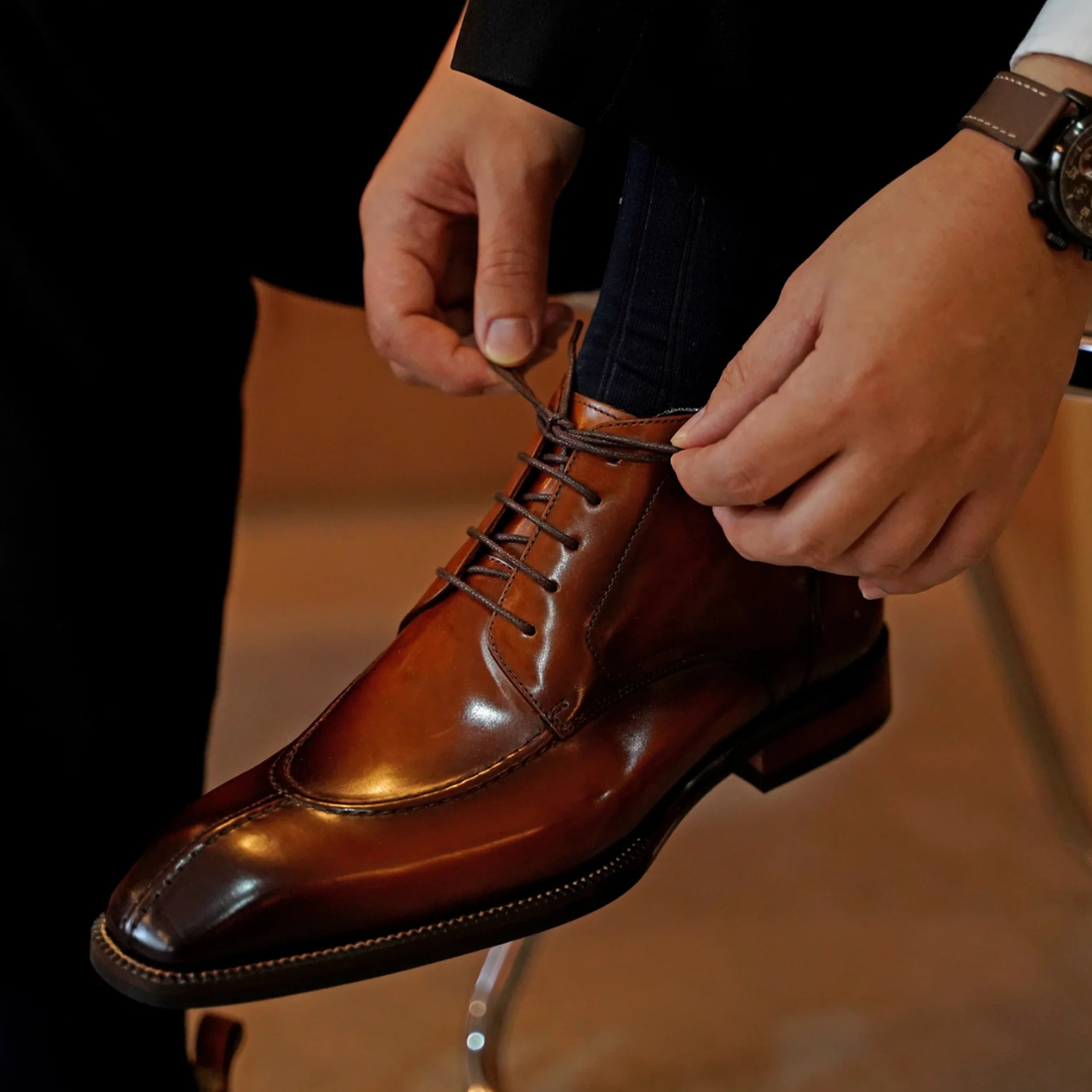 BROWN SLICE TOE LACE BOOTS