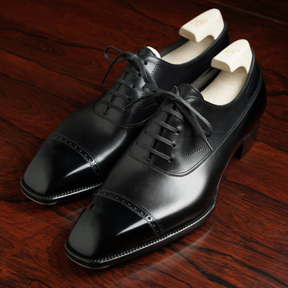 OSCAR | BLACK LACEUPS WITH TOE SHINE