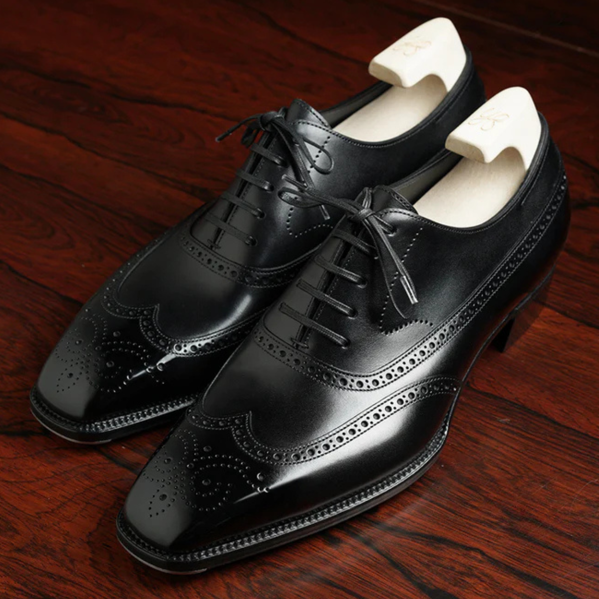 BLAKE | BLACK BROGUE LACEUPS WITH TOE SHINE