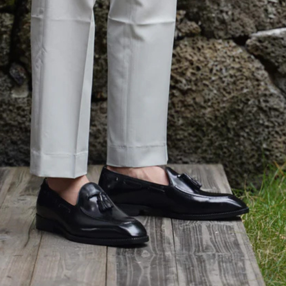 BLACK SQUARE TOE TASSEL LOAFER