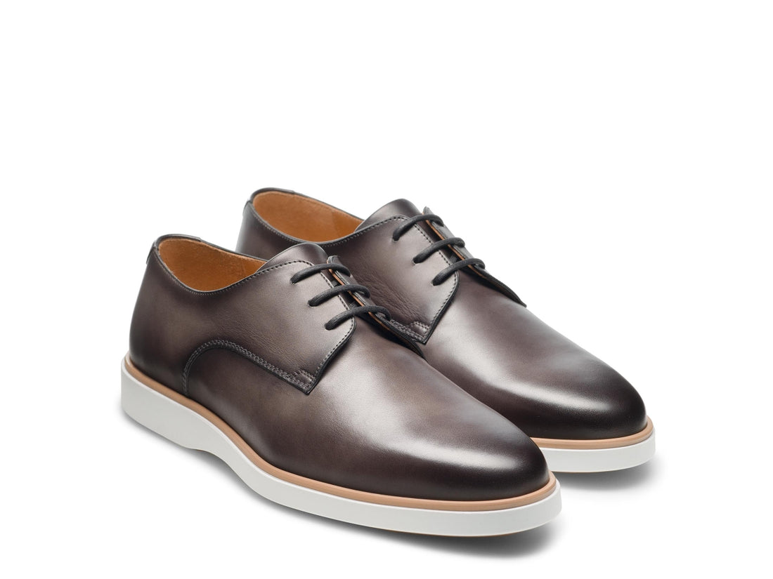 COMFORTABLE GREY LEATHER LACE UPS