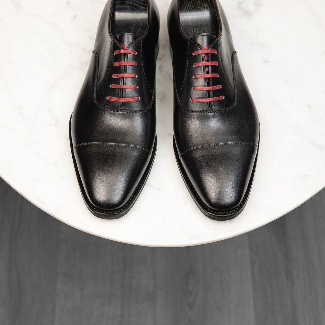 THE HENRY - BLACK OXFORD WITH RED LINING