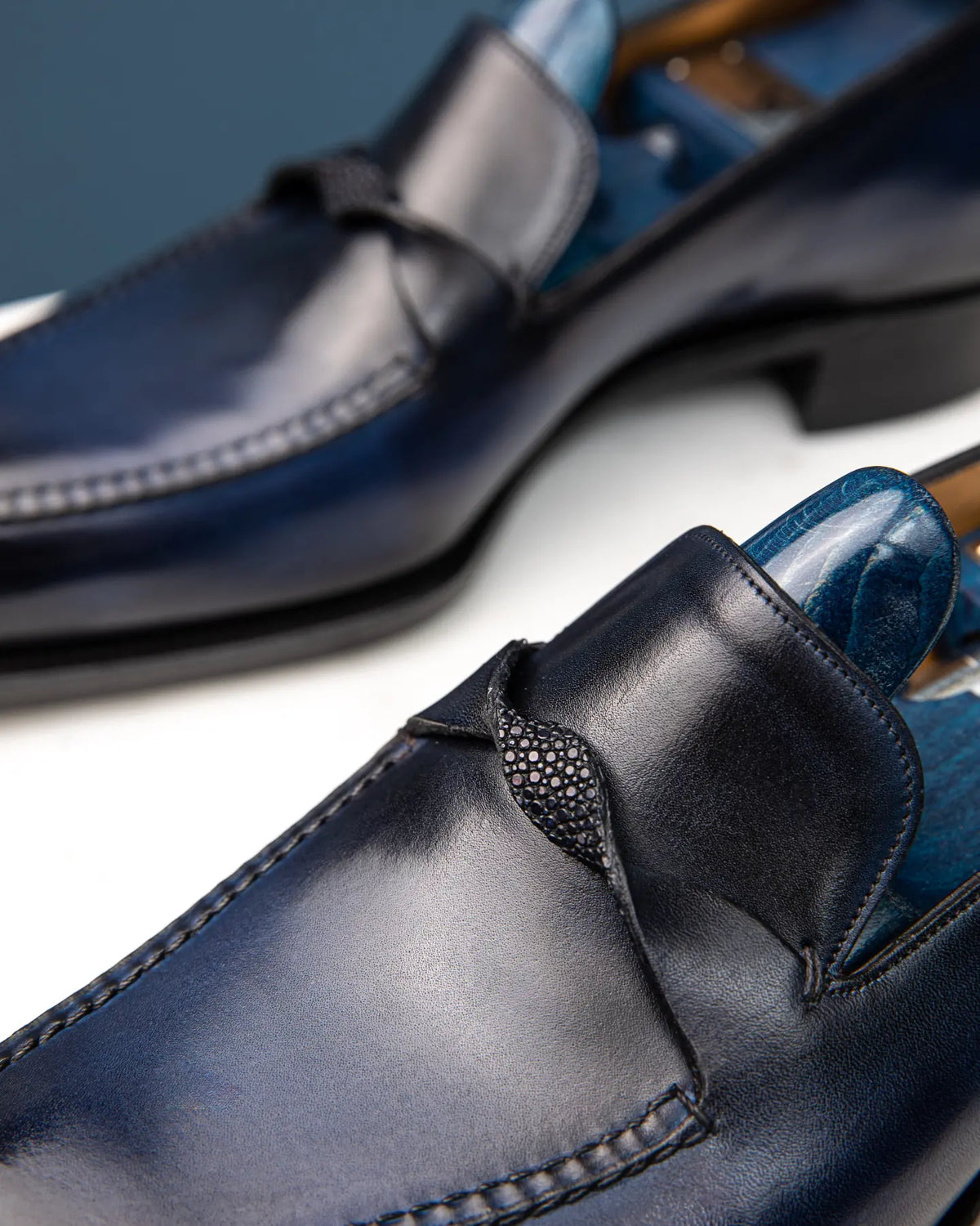 THE LEON - BLUE LOAFERS WITH MILLED TASSEL
