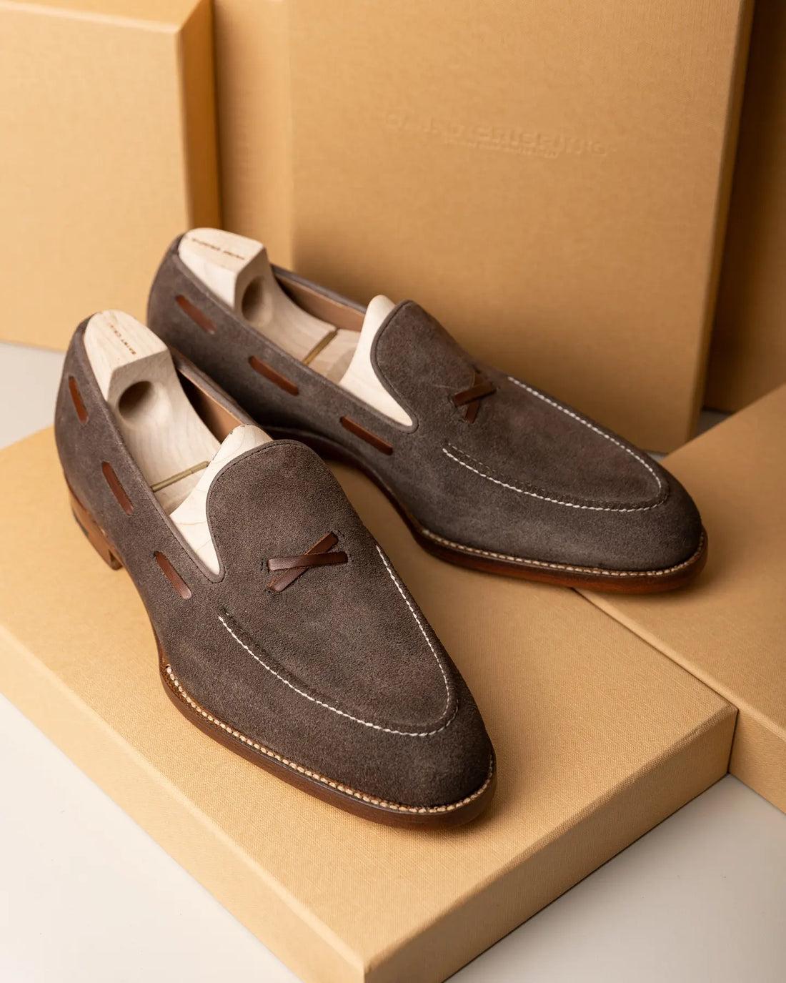 THE VICTOR - FAWN SUEDE WITH UNIQUE TASSEL