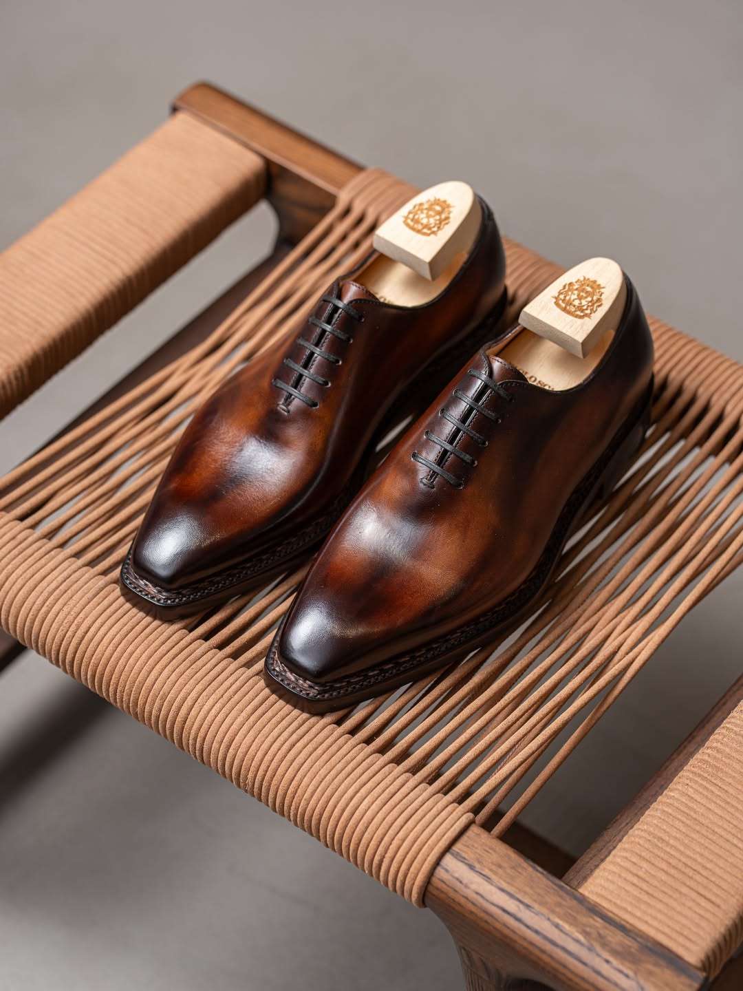 THE AUGUST - BROWN PATINA ON CRUST LEATHER