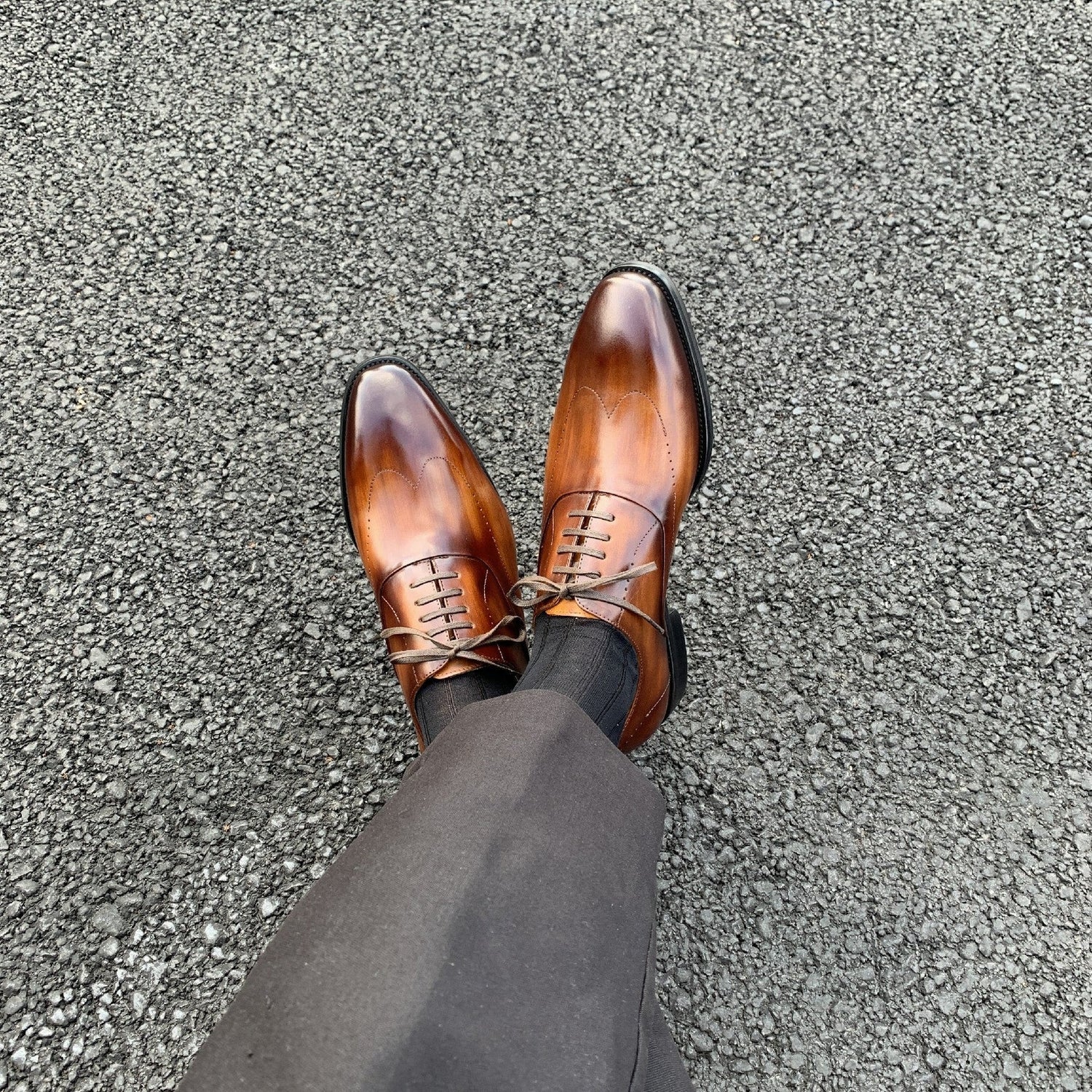 LUXURY WINGTIP OXFORD | TAN CRUST LEATHER