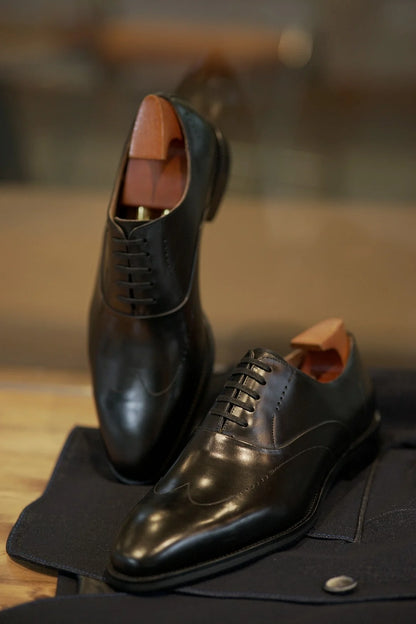 LUXURY WINGTIP OXFORD | BLACK CRUST LEATHER
