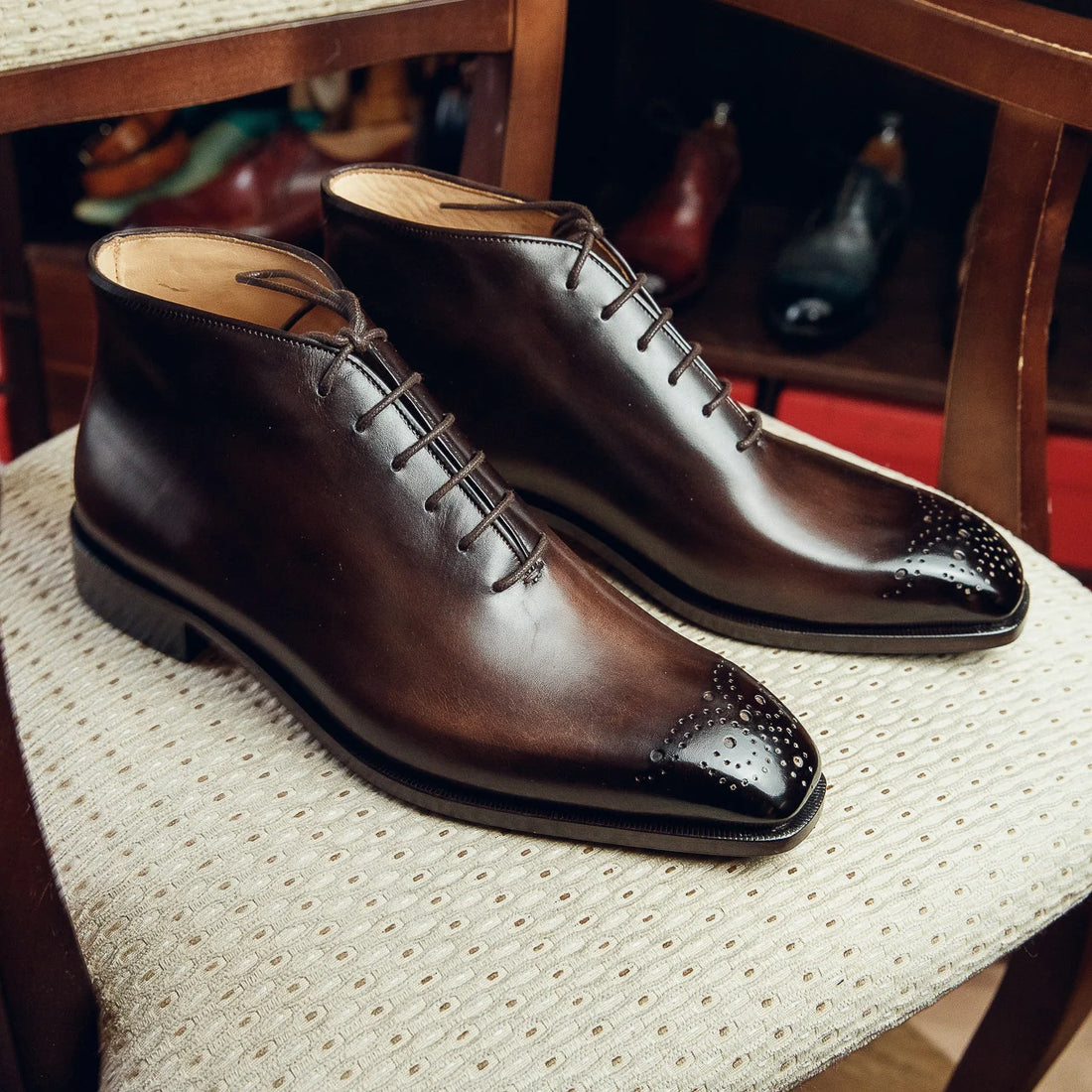 BROWN ONE-PIECE BOOTS| PATINA FINISH