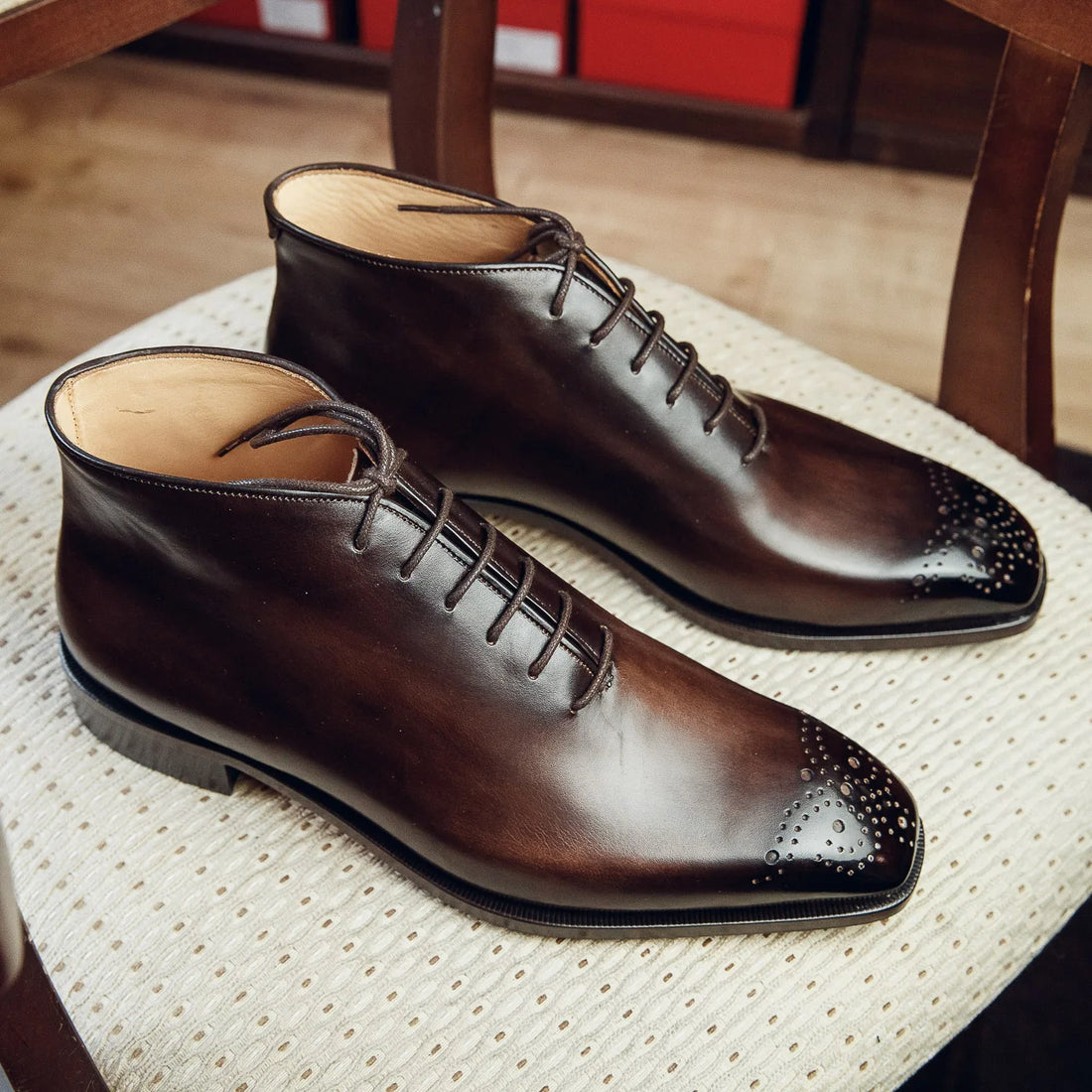 BROWN ONE-PIECE BOOTS| PATINA FINISH